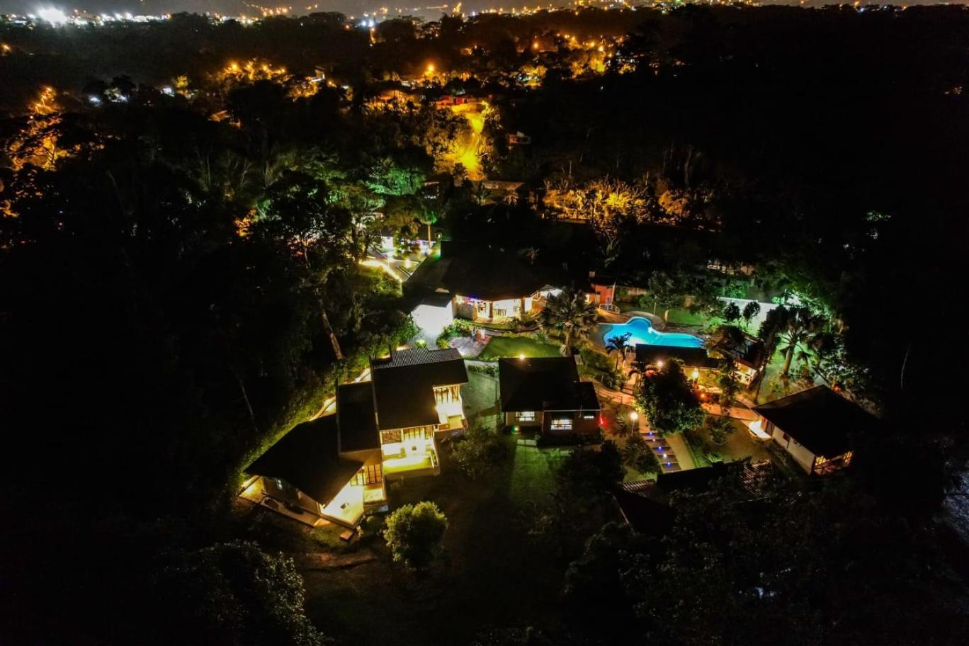 Terra Luna Lodge Тена Экстерьер фото